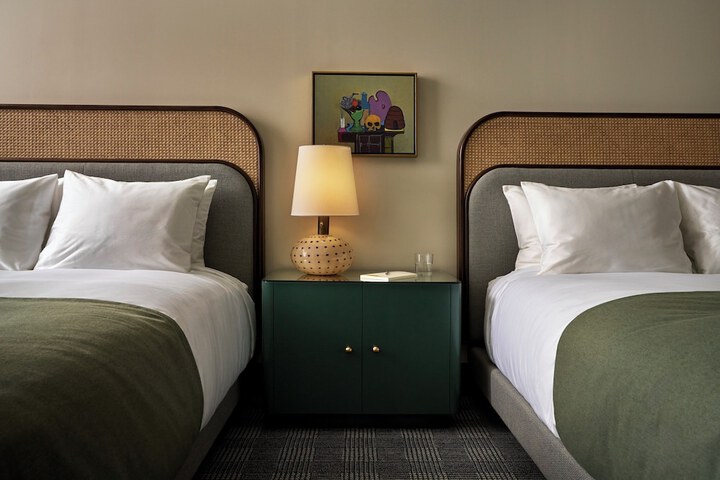Room 85 of 190