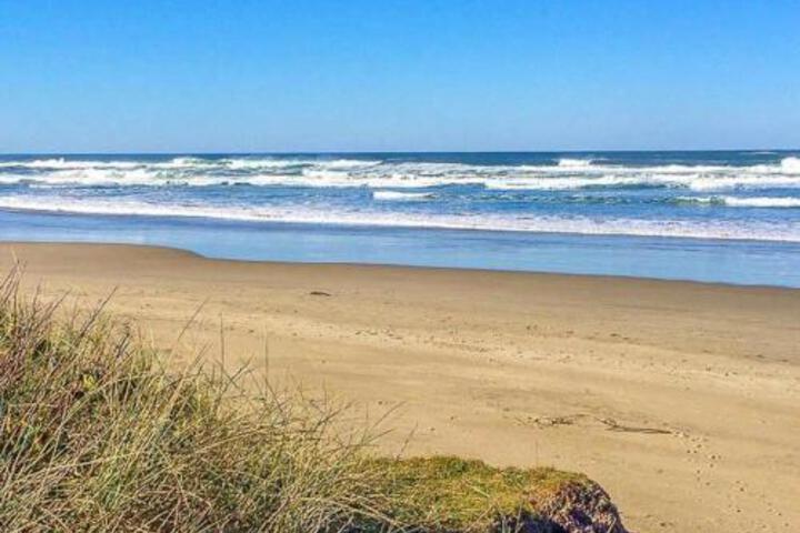 Beach Time Home in Waldport, OR
