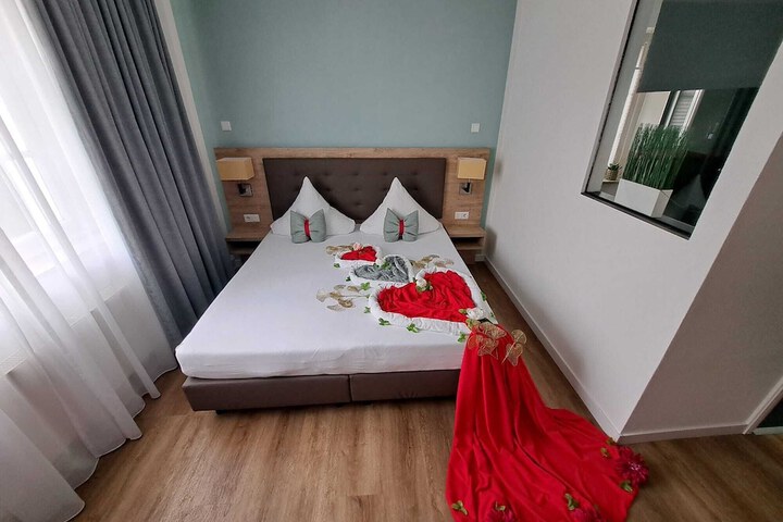Room 42 of 131