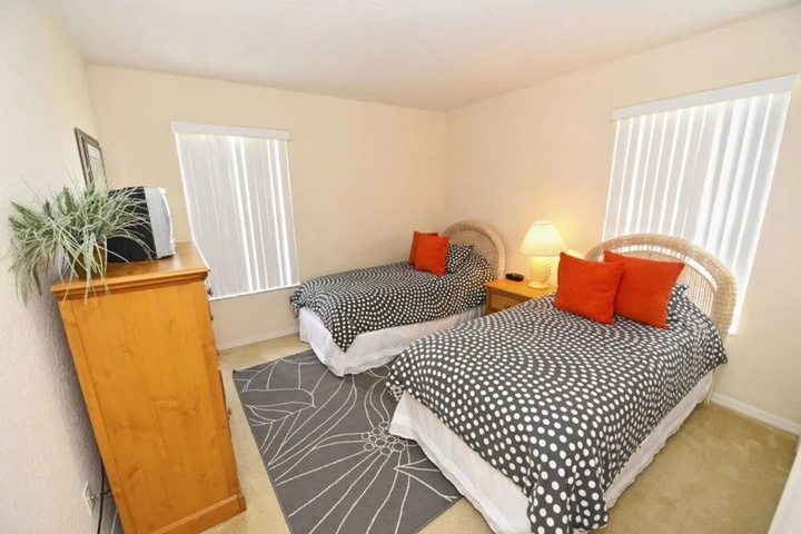 Room 4 of 19