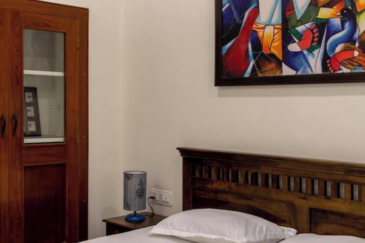 Room 11 of 51