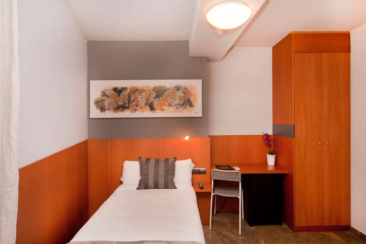 Room 5 of 42