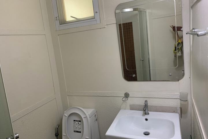 Room 159 of 195