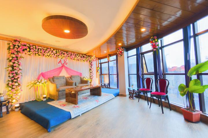 Ballroom/Hall 67 of 75