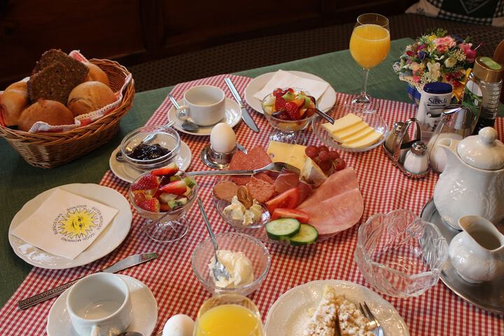 Breakfast/Coffee Service 28 of 55