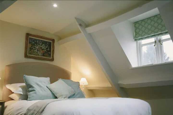 Room 6 of 55