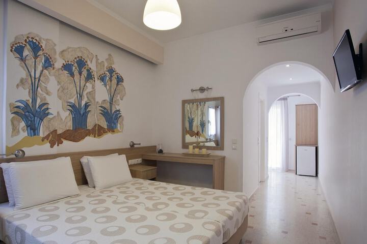 Room 20 of 99