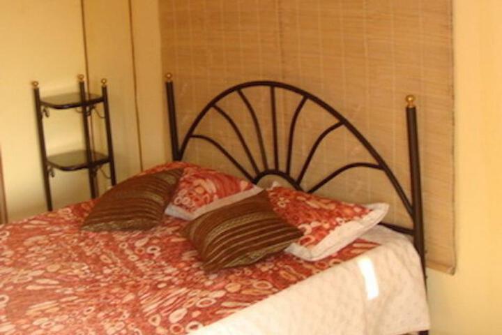 Room 2 of 5