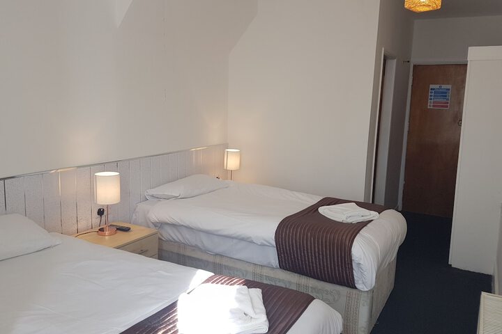 Room 6 of 66