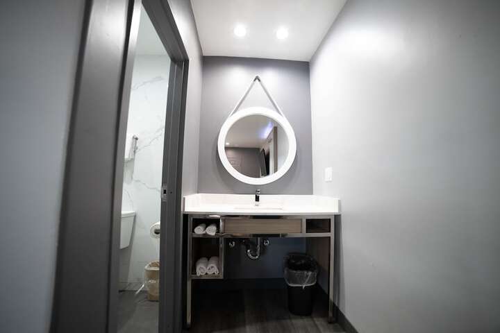 Room 17 of 22