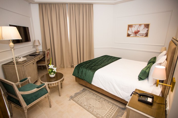 Room 7 of 38