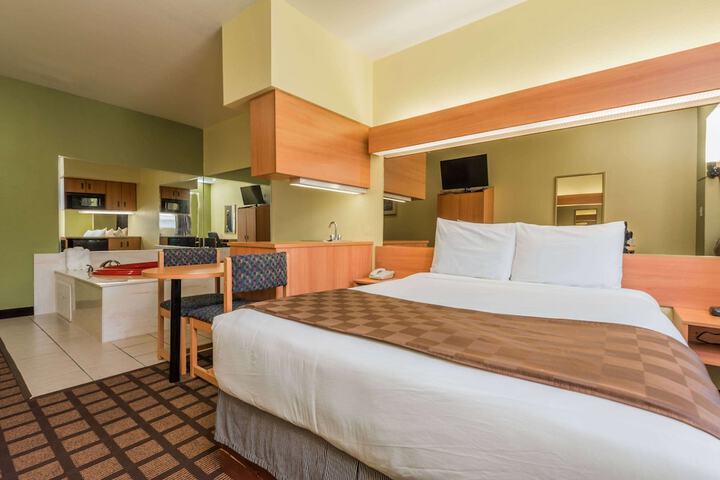 1 King Bed Suite (2 of 9)
