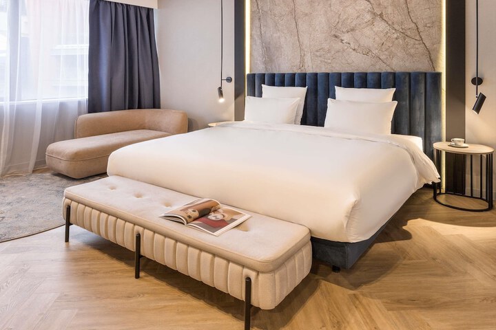 Room 20 of 94