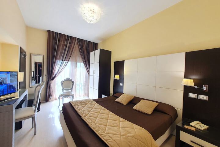 Room 14 of 31