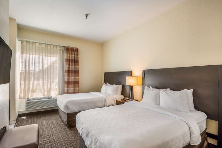 2 Double Beds Accessible (49 of 49)