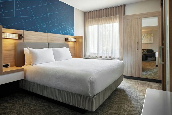 Room 11 of 29