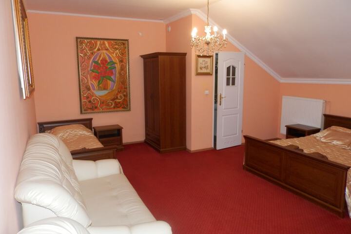 Room 46 of 49