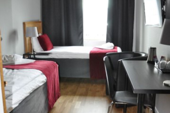 Room 4 of 35