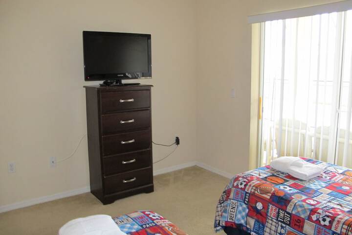Room 4 of 47