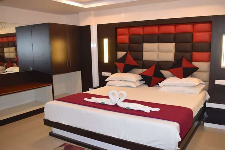 Room 10 of 26