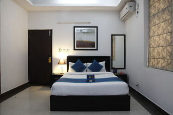 Room 4 of 20