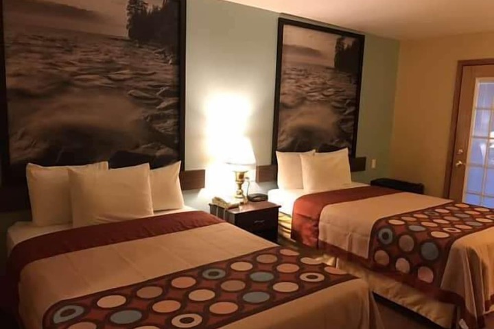 2 Double Beds (5 of 7)