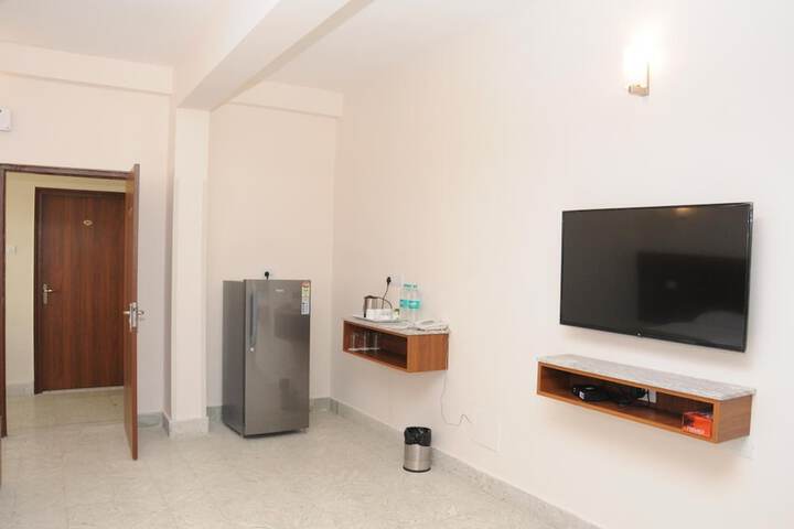 Room 16 of 38