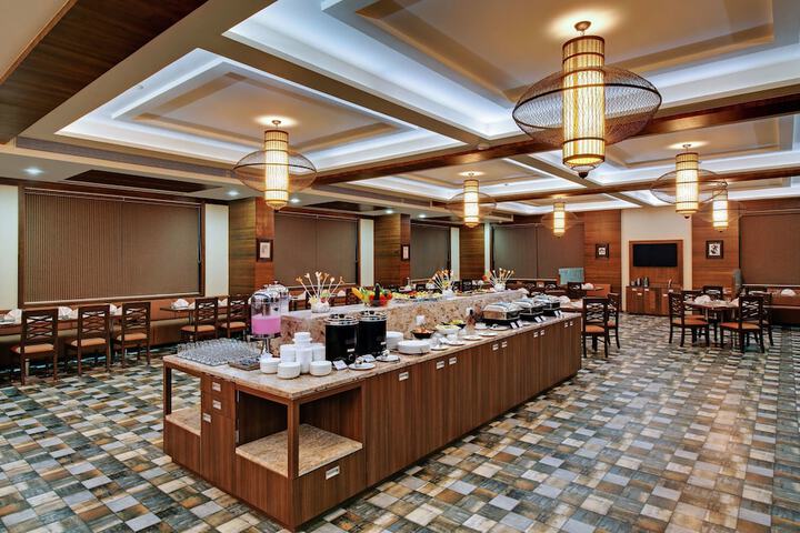 Dining 17 of 27