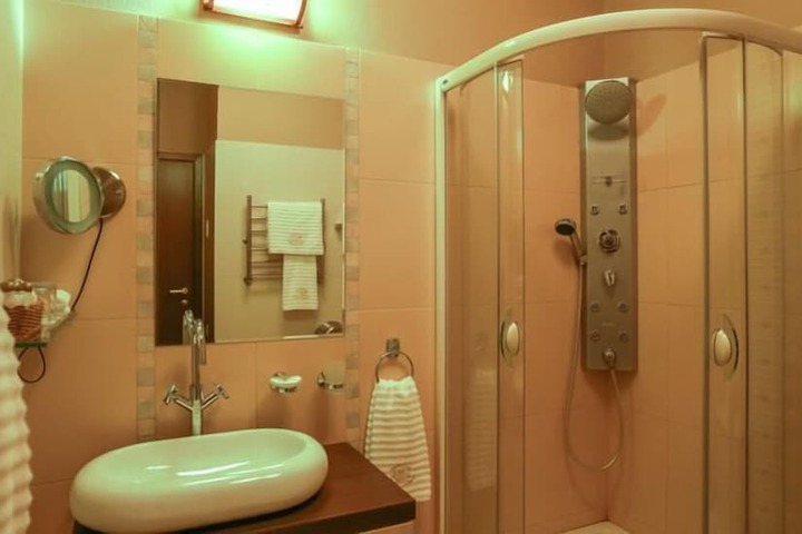Room 30 of 59