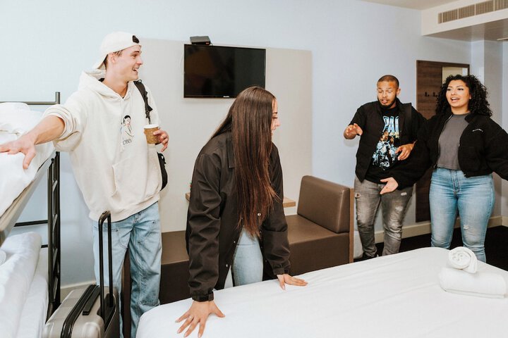 Room 26 of 83