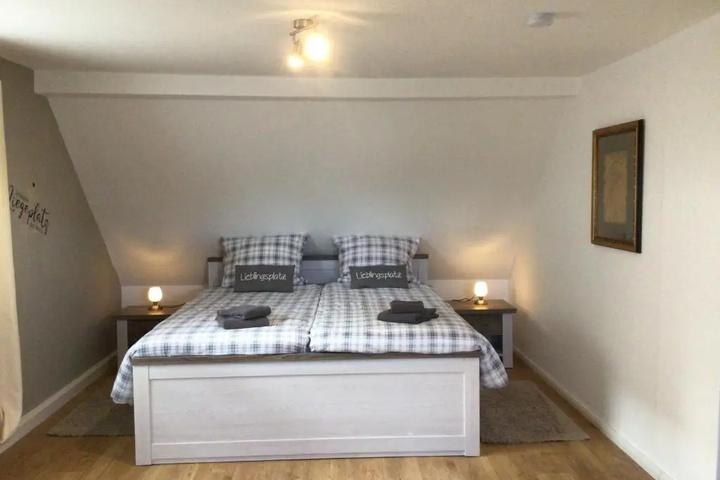 Room 2 of 7