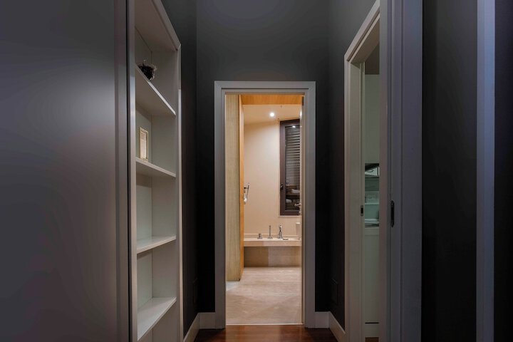 Room 105 of 212