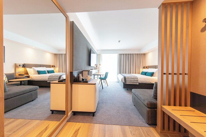 Room 21 of 120