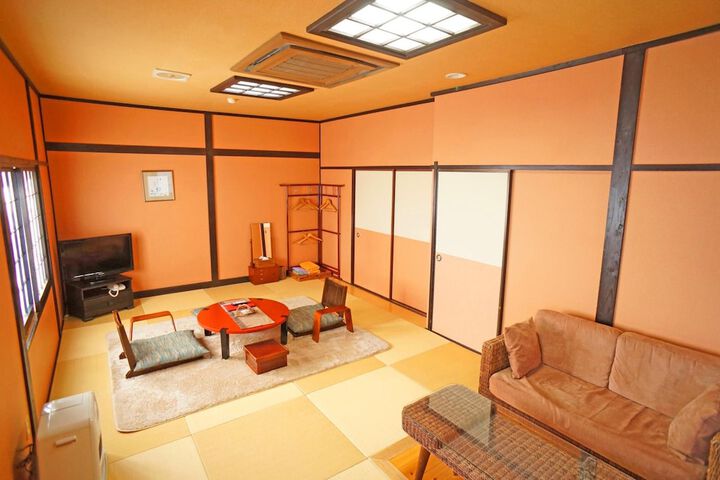 Room 19 of 53