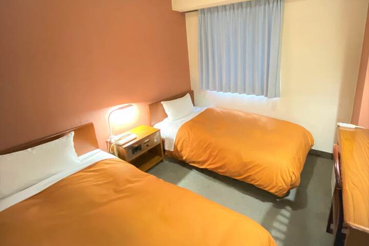 Room 12 of 79