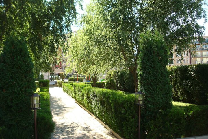 SAINT ELENA APARTCOMPLEX