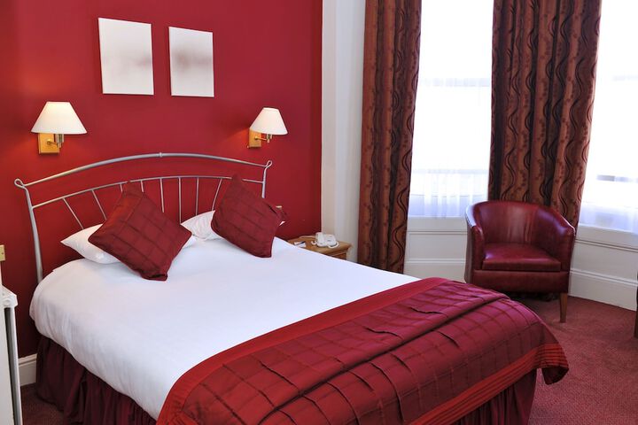 Room 3 of 64