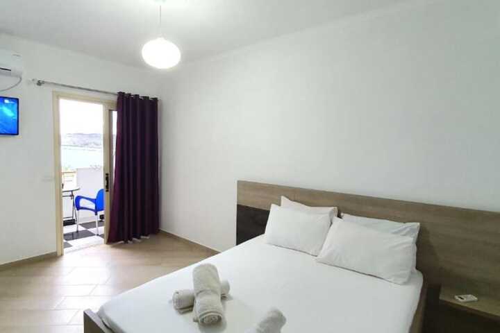 Room 9 of 17