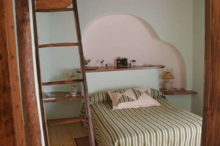 Room 6 of 16