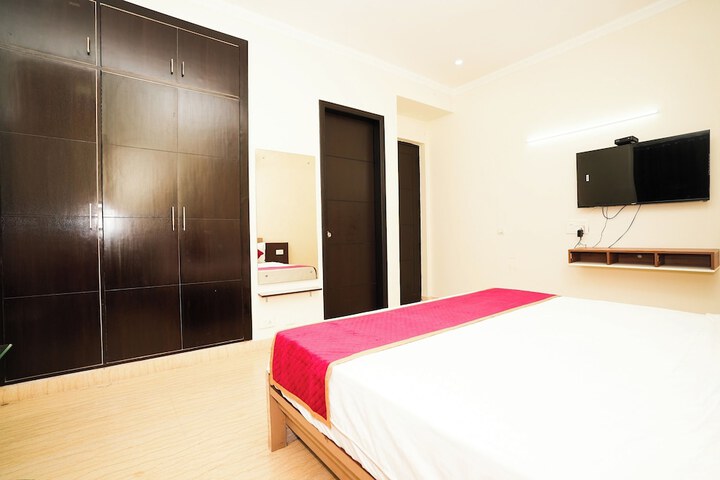 Room 18 of 29