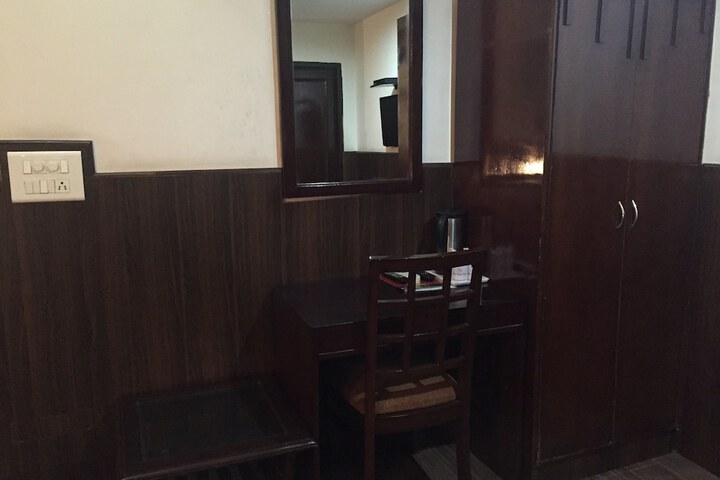 Room 5 of 51