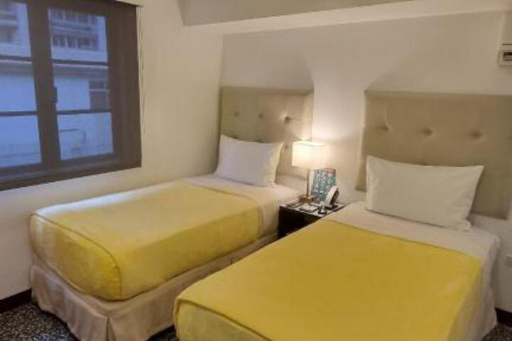 Room 17 of 49
