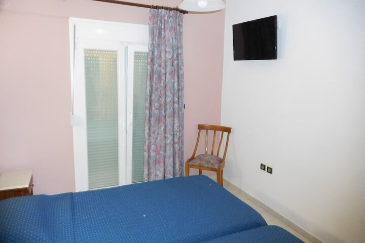 Room 6 of 58