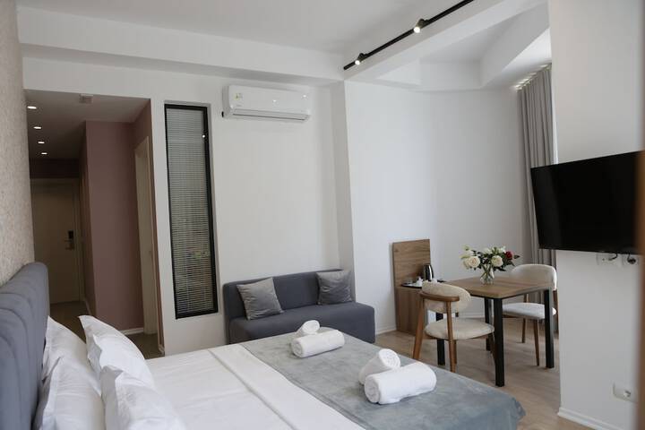 Room 8 of 52