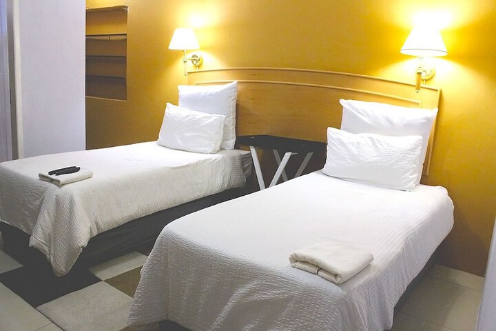 Room 5 of 33