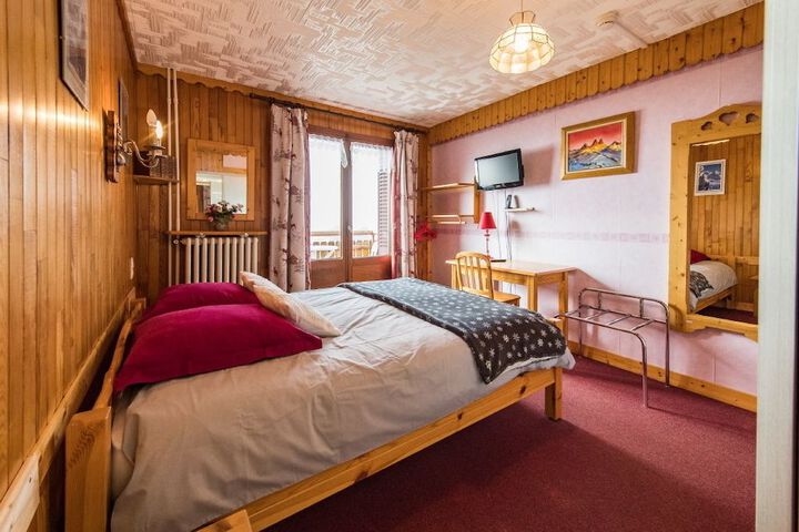 Room 10 of 24