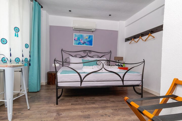 Room 6 of 55