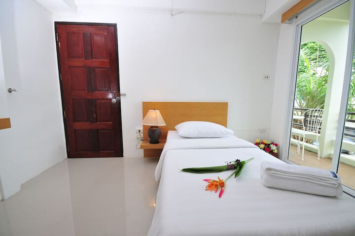 Room 15 of 40