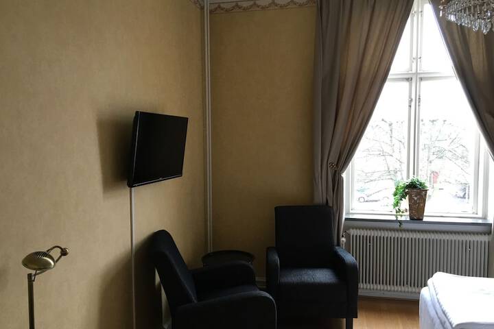 Room 13 of 27