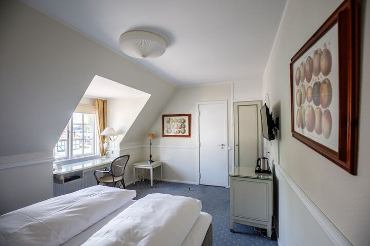Room 31 of 151